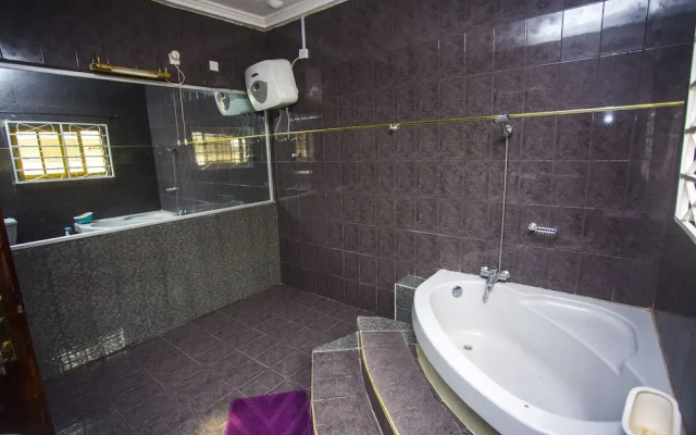 5 Bed- 10 Sleeper Luxury Villa