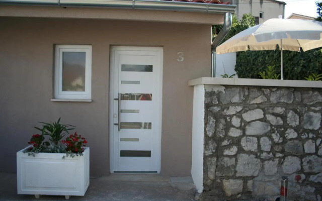 Room with garden