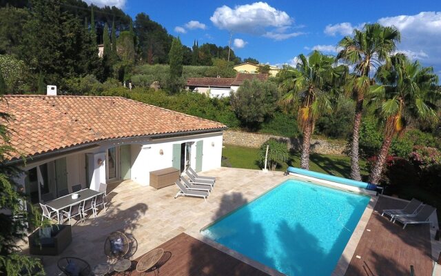 Luxe Villa With Pool in Lorgues