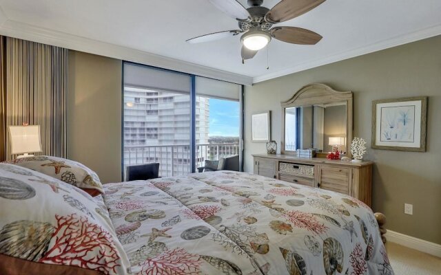 Beachfront Condo With Panoramic Ocean Views and Pool