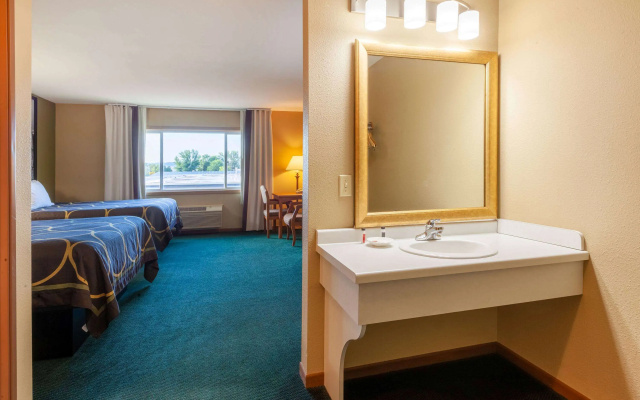 Super 8 by Wyndham Berlin WI