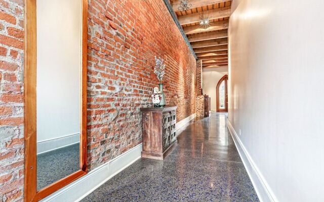 Stunning 5 BR Urban Oasis Downtown NOLA