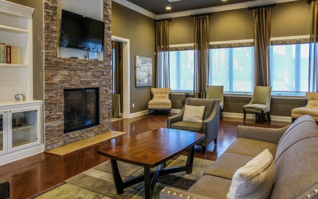 2 BR Apt in Windy Hill near beach by Frontdesk
