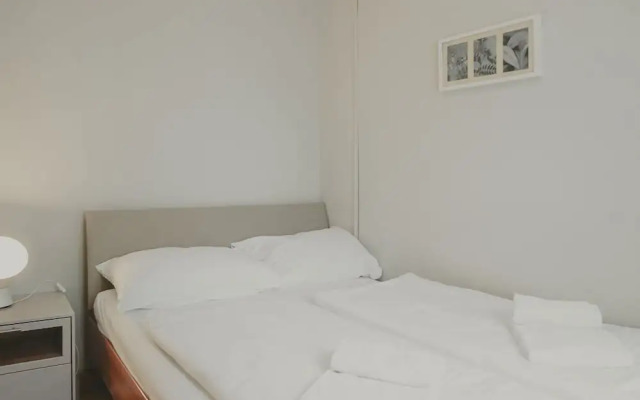 HeyMi Apartments Post