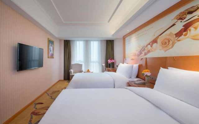 Vienna Hotel (Wuhan Wujiashan Economic Development Zone)