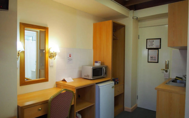 Edgecliff Lodge Motel
