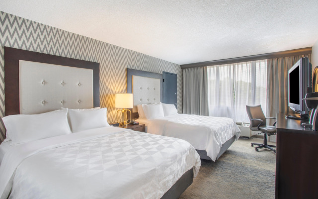 Holiday Inn & Suites Parsippany Fairfield by IHG