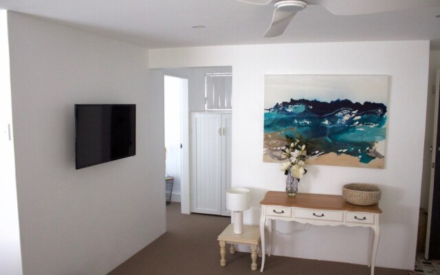 Shipmates, Unit 1/51 Christmas Bush Avenue