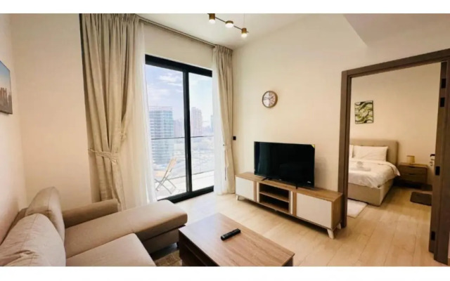 OYO 1291 Home Fully Furnished 1bed Apt