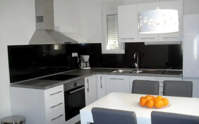 Neven - Economic Apartment Close to sea - A5 II kat
