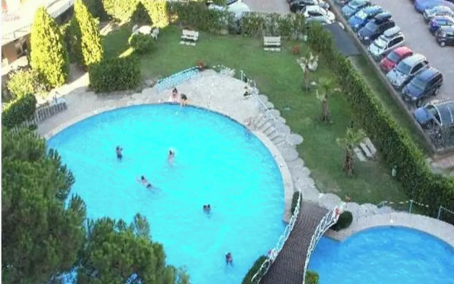 Comfortable Apartment Near the Beach With Pool