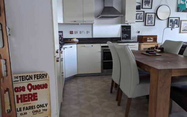 Panoramic sea views, sleeps 4, Torquay