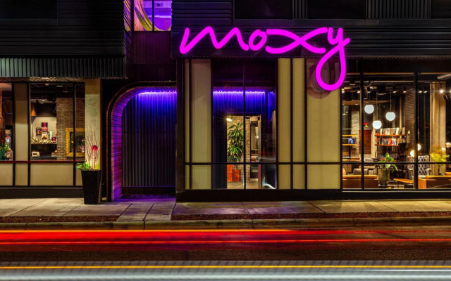 MOXY Minneapolis Uptown
