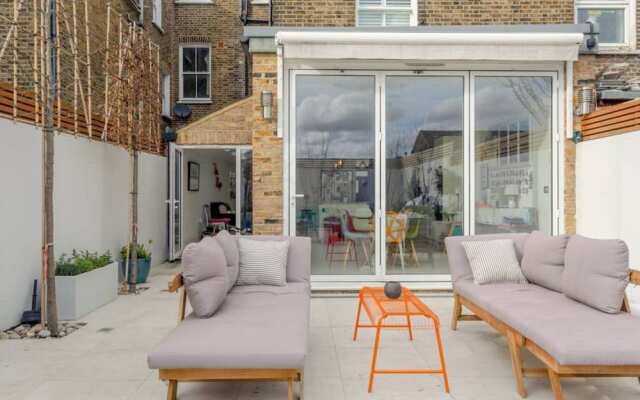 Incredible 5 Bedroom Home Overlooking Queen's Park