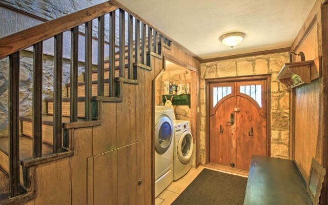 Countryside Cottage: 17 Mi to Downtown San Antonio