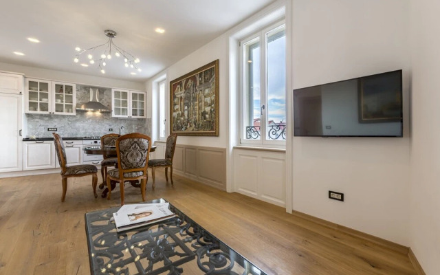 Queen Apartment