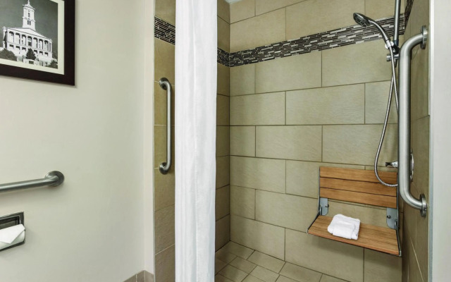 Country Inn & Suites by Radisson, Nashville Airport East, TN