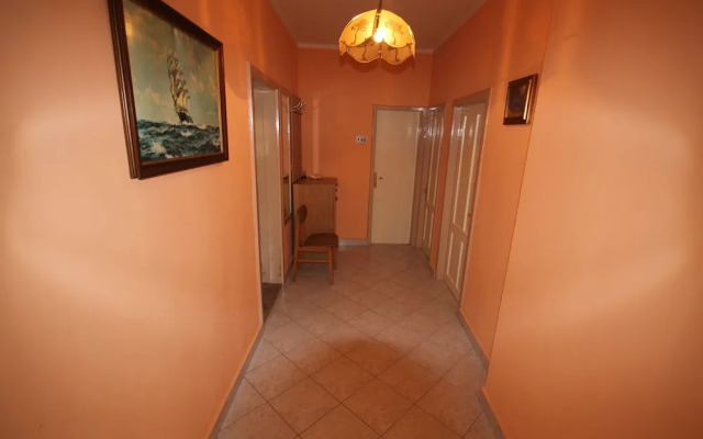 Family Ground Floor Apartment Puntamika