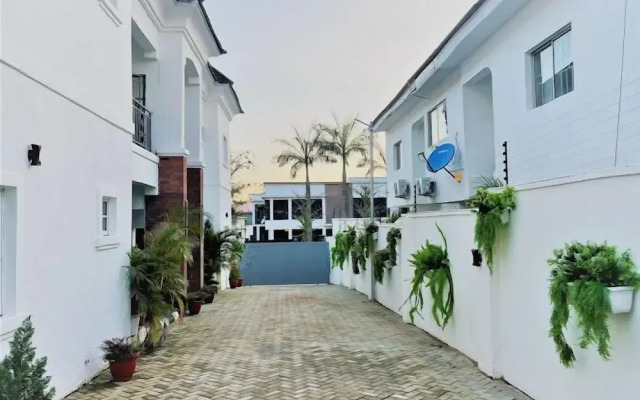 Size99 Apartment and Suites