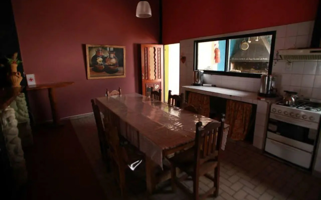 El balcón internacional hostel