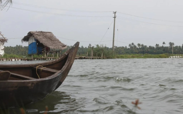Kadalkkara Lake Resort