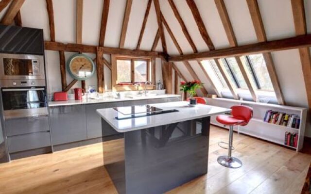 Saddlehurst Barn
