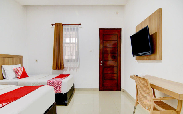 OYO 90233 The Shine Residence