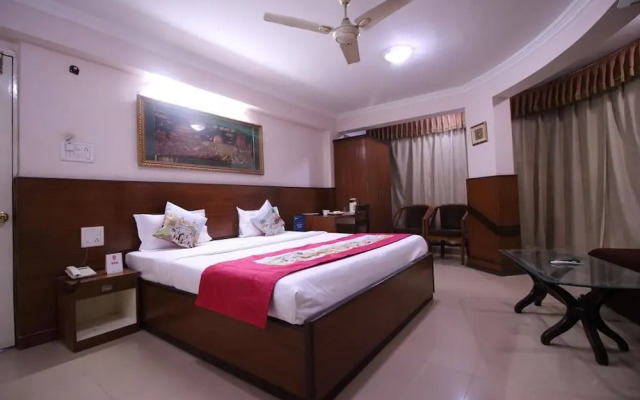 ADB Rooms Hotel Sahiwa