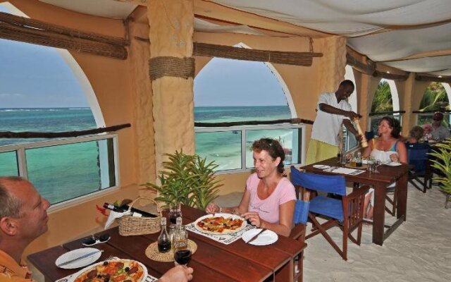 Bahari Dhow Beach Villas