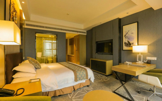 Lens International Hotel