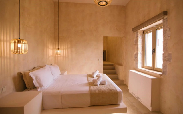 Mani Luxury Suites with Private Pools