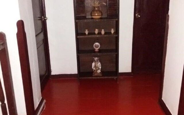 Hostal Intikahuarina B&B