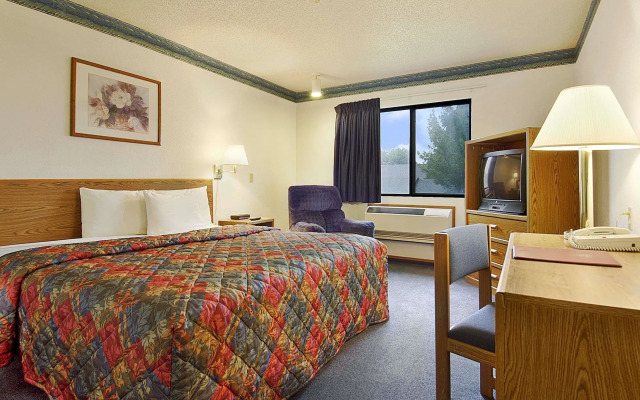 Days Inn by Wyndham Omaha/West Dodge