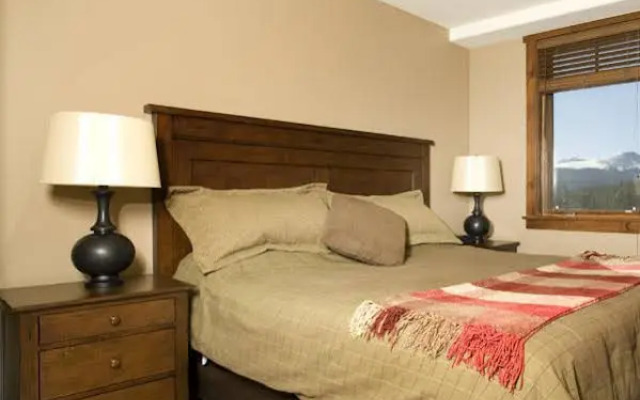 Crystal Peak Lodge