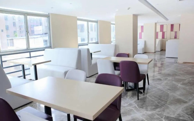 Lavande Hotel (Shenzhen North Railway Station, Gangtou Metro Station)