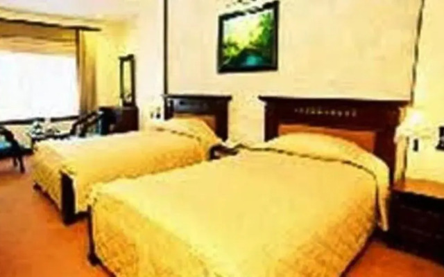 Cay Thong Hotel