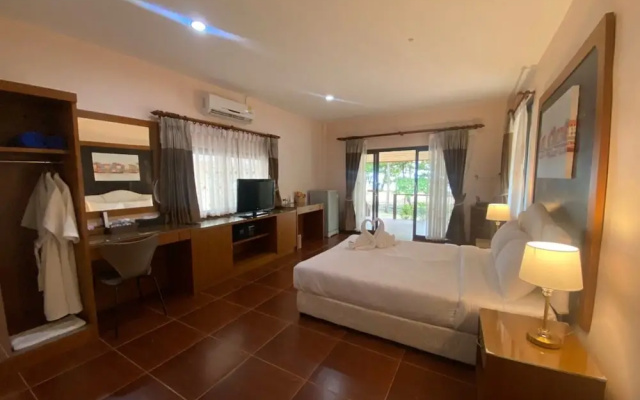 Chaithalay Khanom Resort