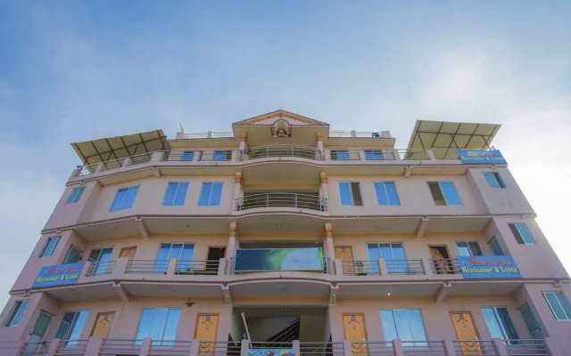 OYO 247 Hotel North Pole Inn