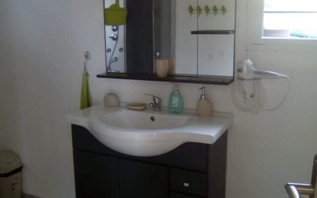 Studio in Saint-joseph, With Wifi