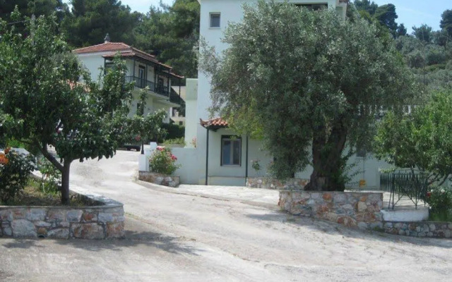 Pefkos Studios and Apartments