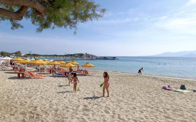 Iria Beach art hotel