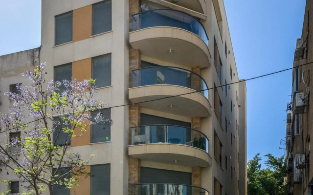 Modern & Sunny 1 BDR w balcony and parking