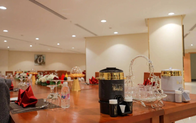 Отель Nawazi Towers