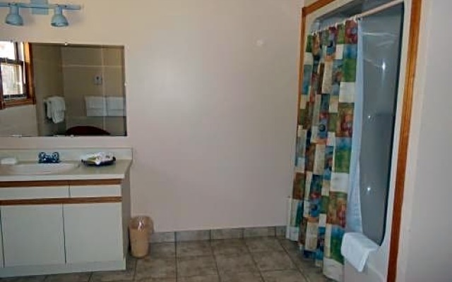 Shaw's Hotel & Cottages