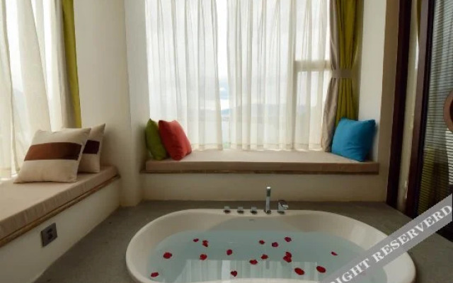 Bihai Shanju Hotel (Yulong Pusujia)