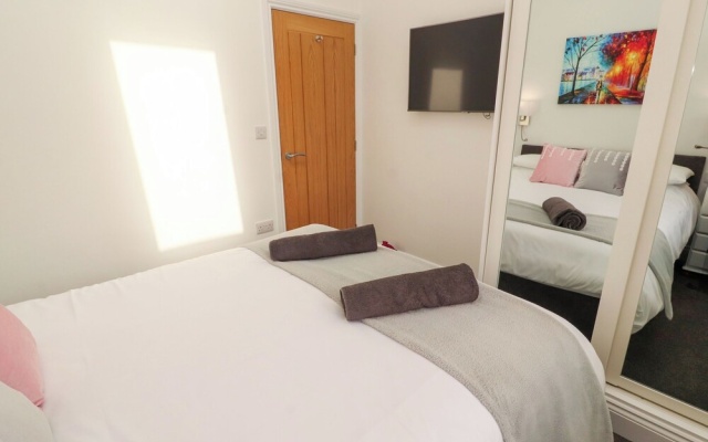 Lakes View Apartment 3