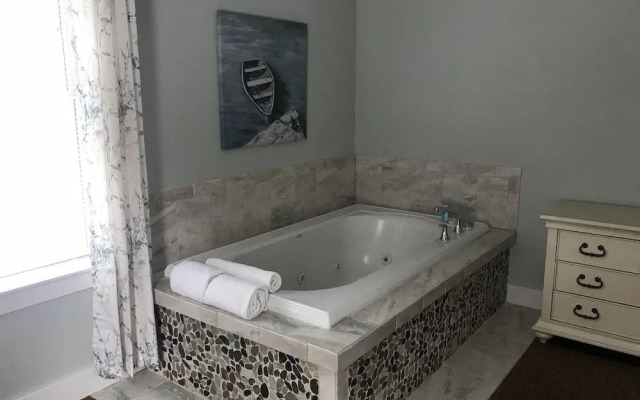 The Admiral's Inn Resort