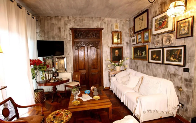 Accardi House Searooms