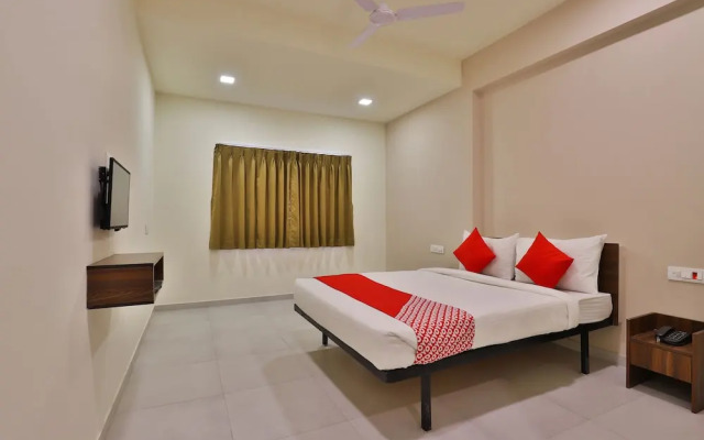 OYO Flagship 29982 Hazira Road Kavas