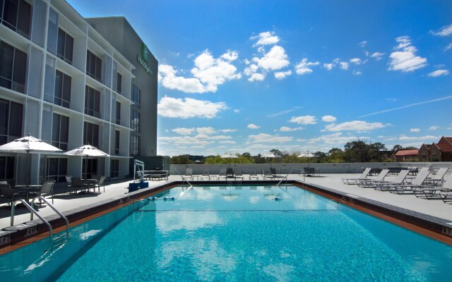 Holiday Inn Gainesville - University Center, an IHG Hotel